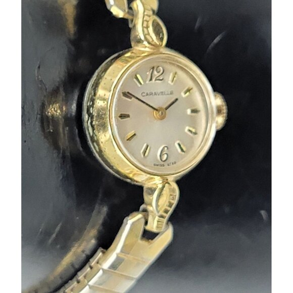 Carvelle by Bulova Ladies Wind Watch Vintage 6.5" Two Tone Band P0 1980 Swiss - Picture 14 of 14